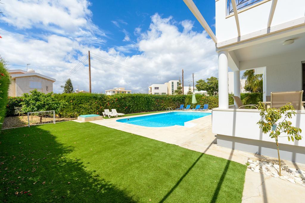 Merab Center Villas Айя-Напа Номер фото