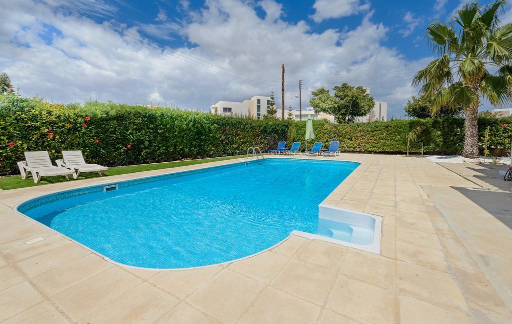Merab Center Villas Айя-Напа Номер фото