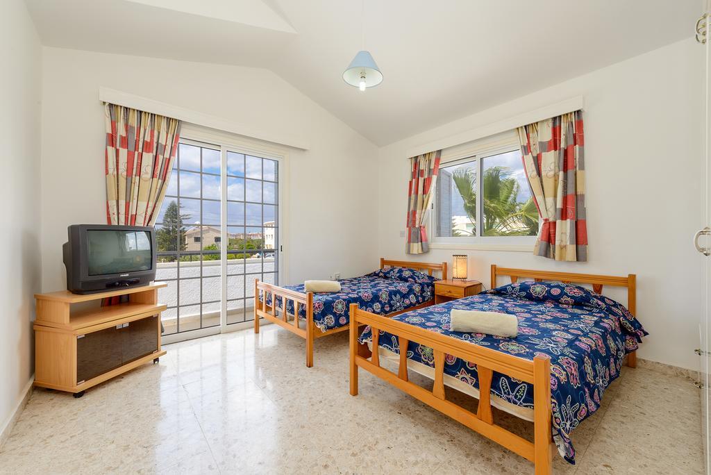 Merab Center Villas Айя-Напа Номер фото