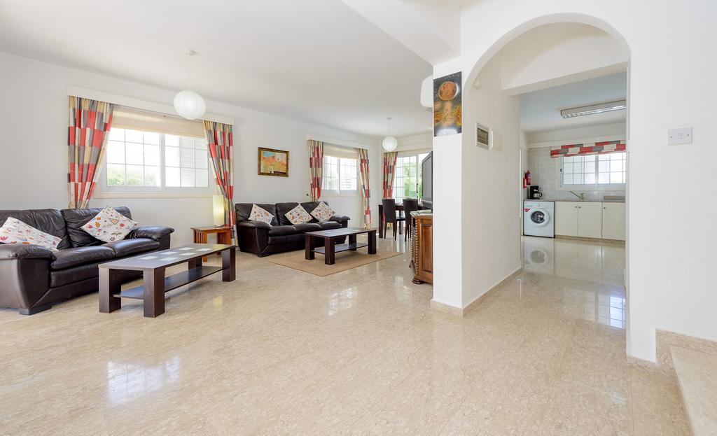 Merab Center Villas Айя-Напа Номер фото